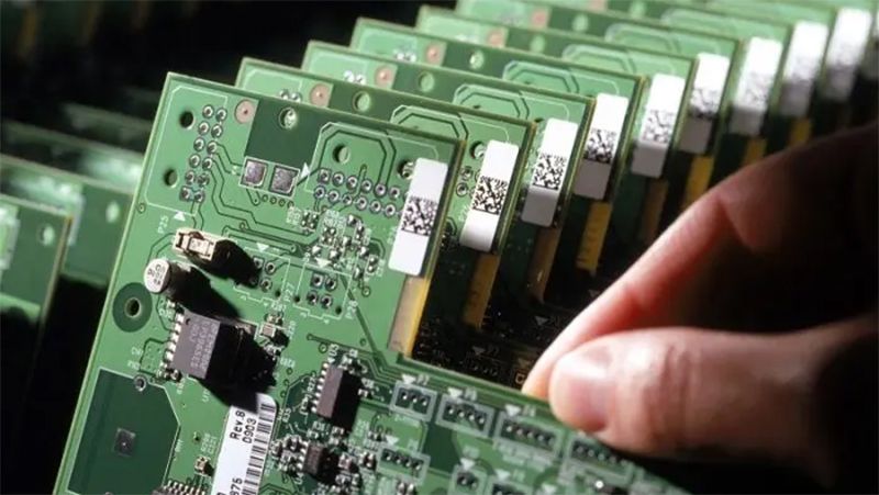 Печать и обработка этикеток в промышленном и производственном секторе
