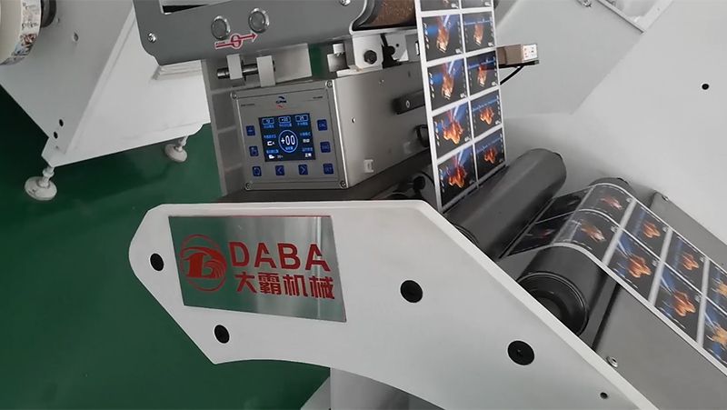 Бобинорезательная машина с системой контроля DBGFQ-370B